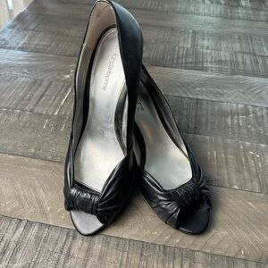 Liz Claiborne Black Leather Heels Open Toe Tied in a Bow